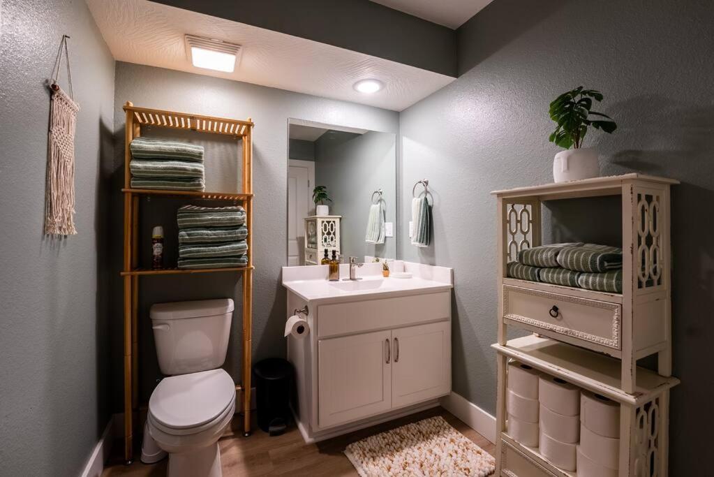 Pet Friendly Boho Condo With Pool--Fitness Center--Next To The Branson Landing--Close To Convention Center And Kanakuk Extérieur photo