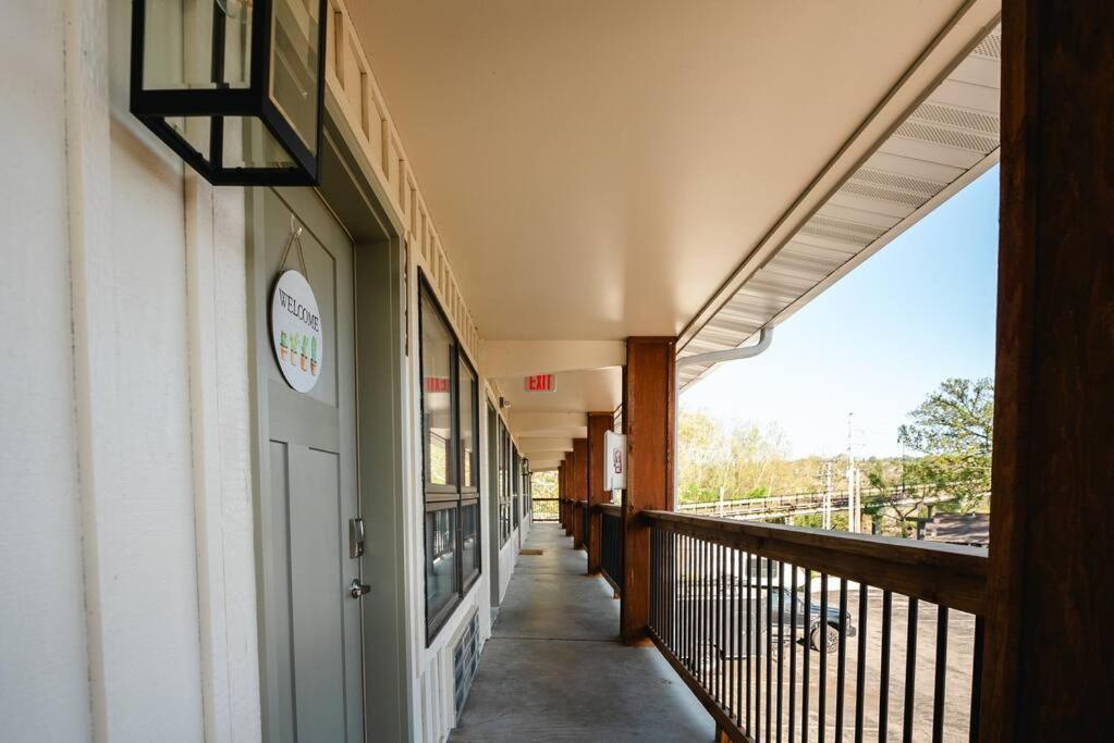 Pet Friendly Boho Condo With Pool--Fitness Center--Next To The Branson Landing--Close To Convention Center And Kanakuk Extérieur photo