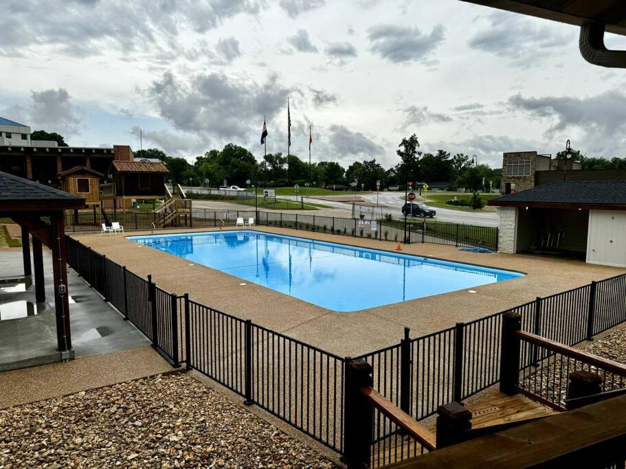 Pet Friendly Boho Condo With Pool--Fitness Center--Next To The Branson Landing--Close To Convention Center And Kanakuk Extérieur photo